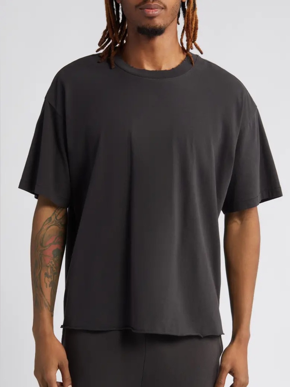 Elwood Men’s Core Oversize Crop Cotton Tee T-Shirt in Large